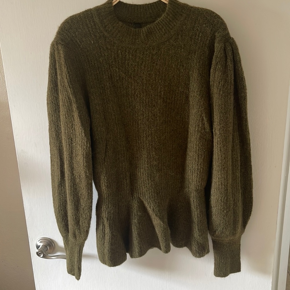 Green wool sweater size l